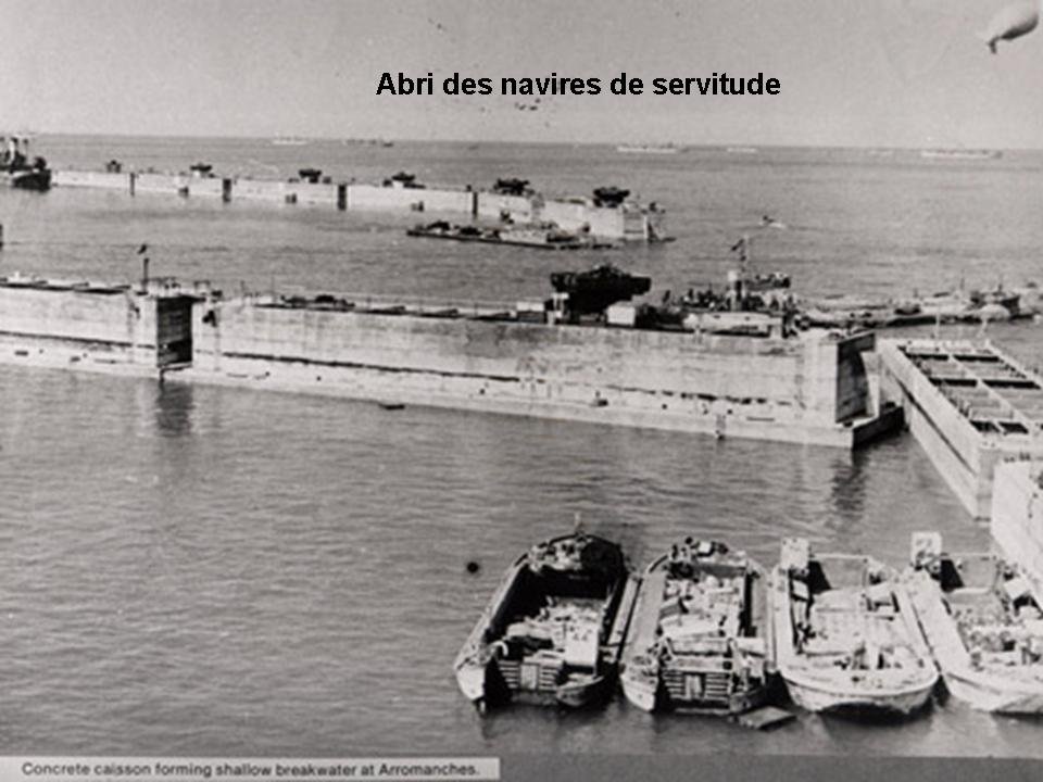 Abri des navires de servitude dans le port flottant d'Arromanches