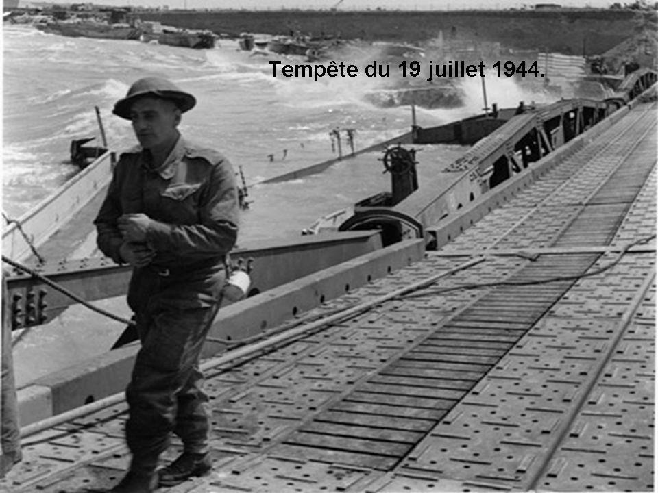 La tempête du 19 juillet 1944 a détruit une partie du port artificiel de Saint Laurent sur mer